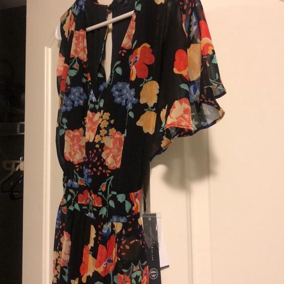 Floral Dress with built in shorts - Picture 4 of 4